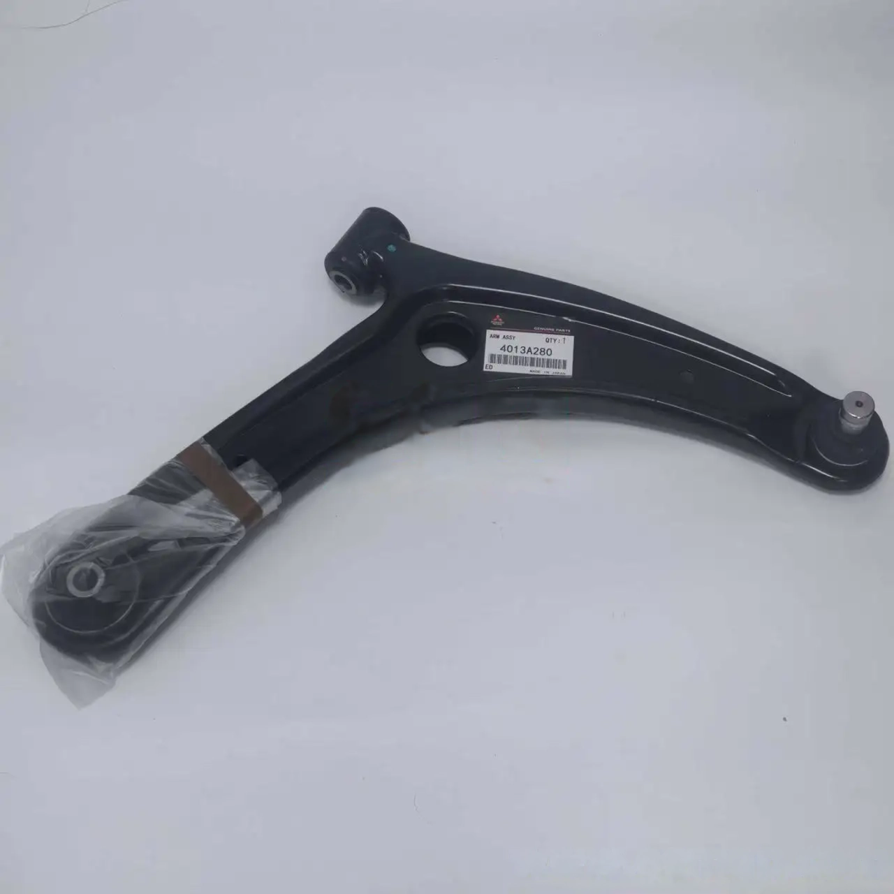 MITSUBISHI 4013A280 LOWER CONTROL ARM